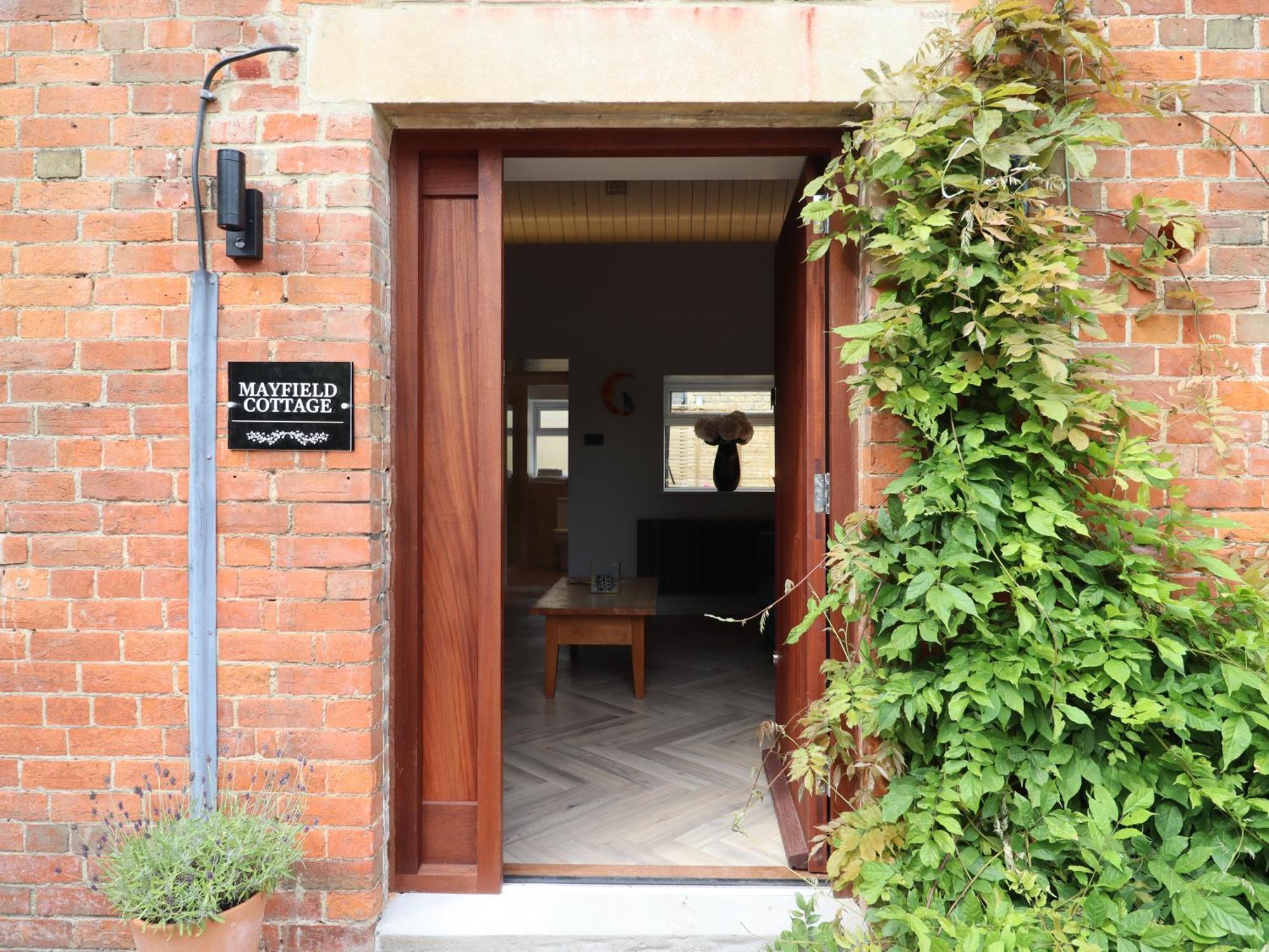 Mayfield Cottage 马姆斯伯里 外观 照片